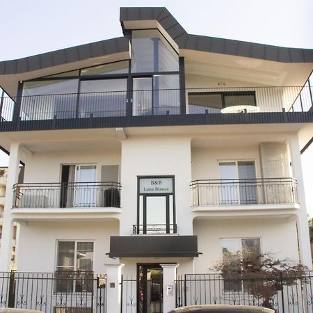 Luna Bianca Bed and Breakfast Rozzano Exteriör bild