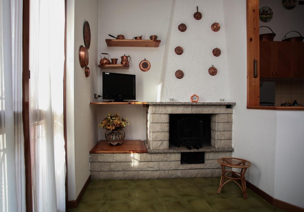Luna Bianca Bed and Breakfast Rozzano Exteriör bild