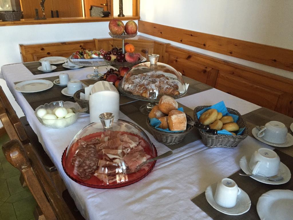 Luna Bianca Bed and Breakfast Rozzano Exteriör bild