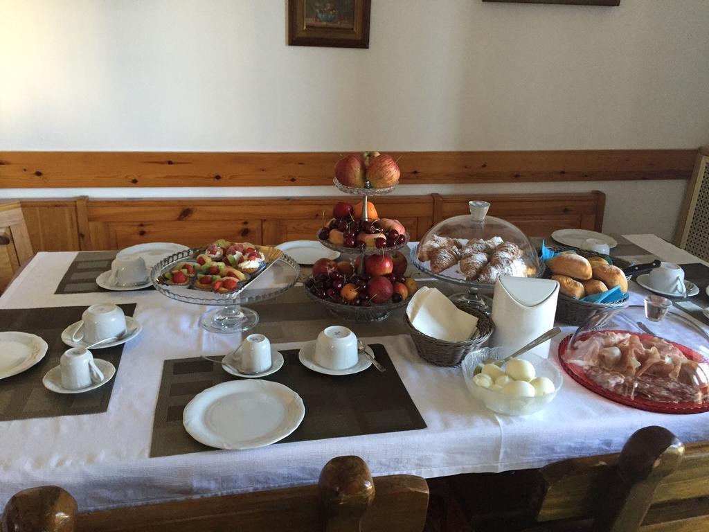 Luna Bianca Bed and Breakfast Rozzano Exteriör bild